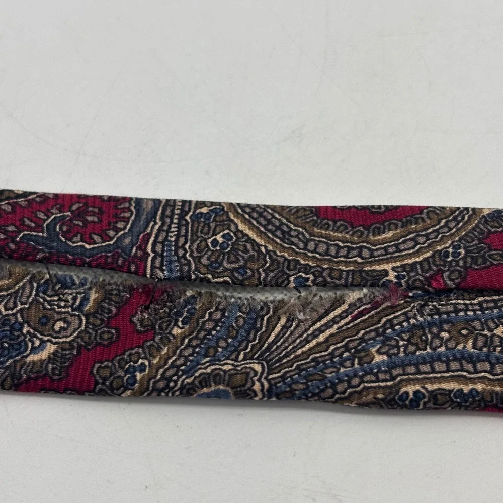 Brooks Brothers Paisley Tie Mens OS Burgundy Blue Silk Neckband